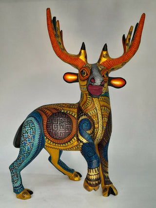 ALEBRIJE VENADO MULTICOLOR GRECAS MADERA