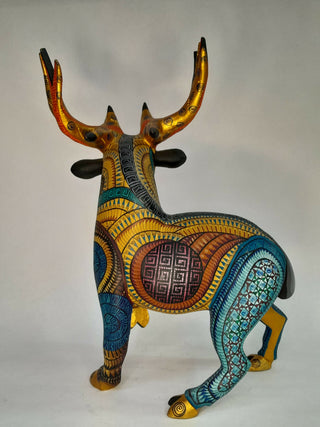 ALEBRIJE VENADO MULTICOLOR GRECAS MADERA