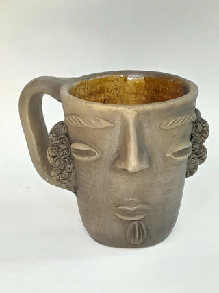 TAZA DE BARRO CON CARA ZAPOTECA ARTESANÍA OAXAQUEÑA